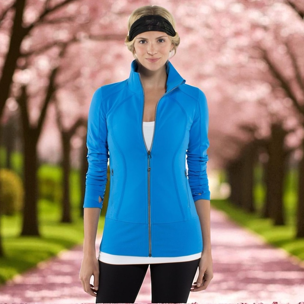 Lululemon Nice Asana Jacket in Cornflower Sz 8